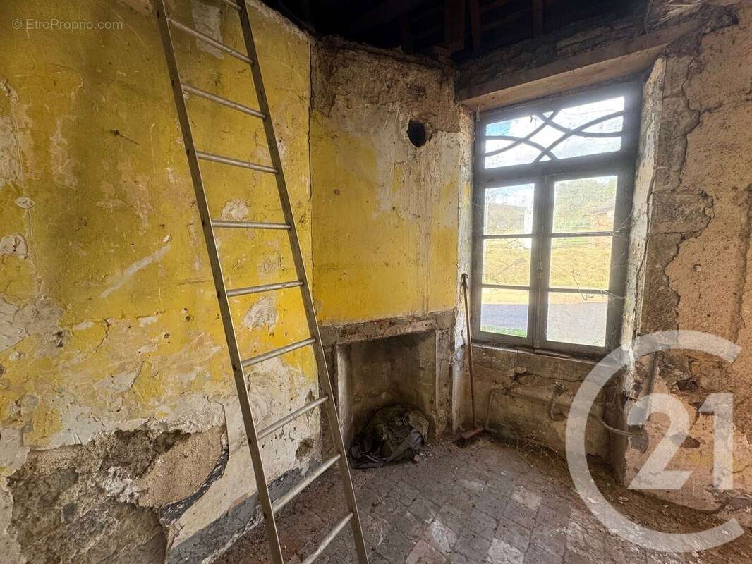 Maison à AUNAY-EN-BAZOIS