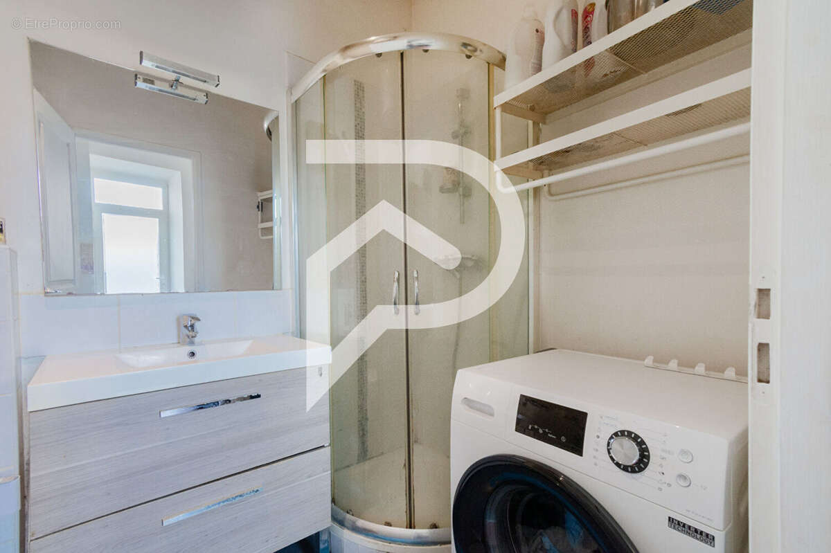 Appartement à MARSEILLE-7E