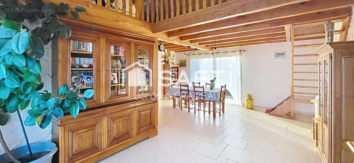 Photo 2 - Maison à MOUTIERS-LES-MAUXFAITS