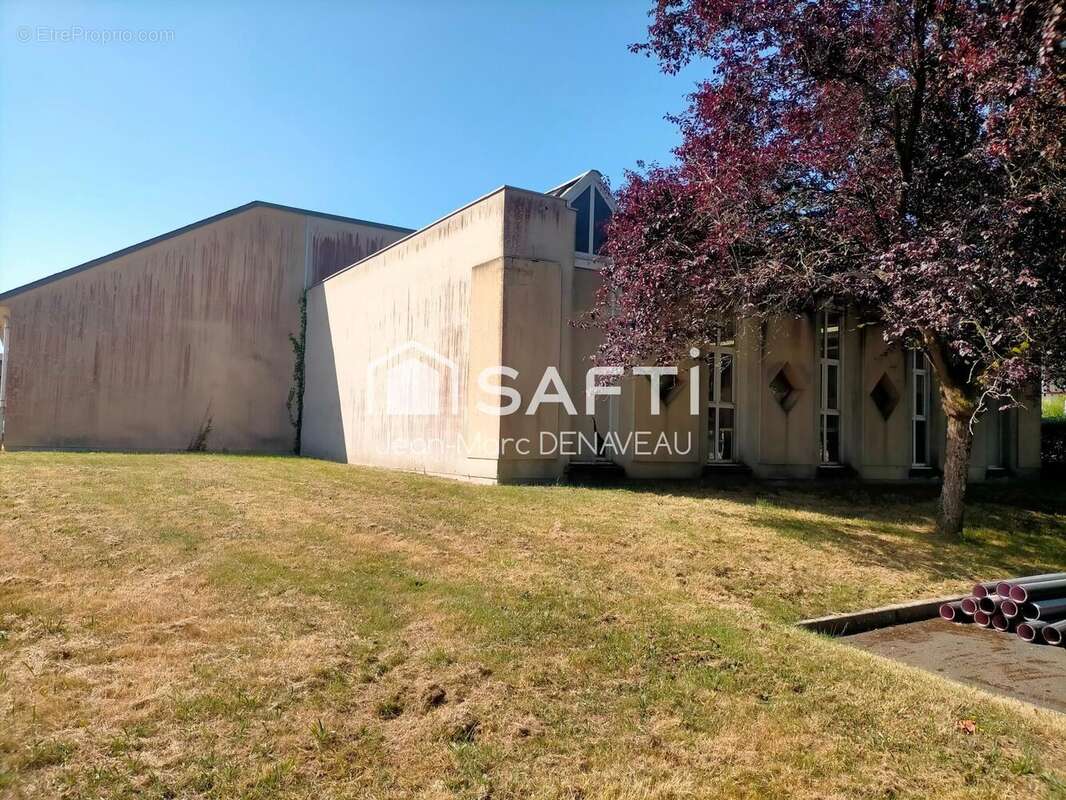 Photo 8 - Commerce à CHINON