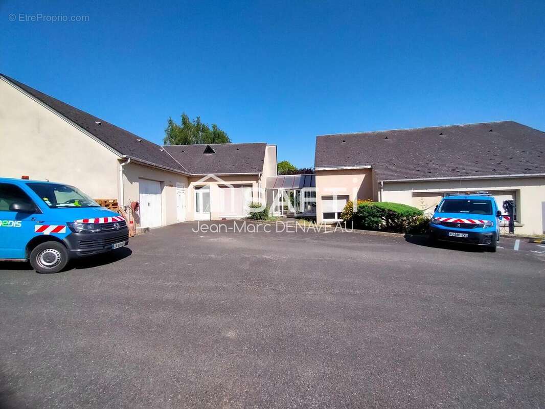 Photo 9 - Commerce à CHINON