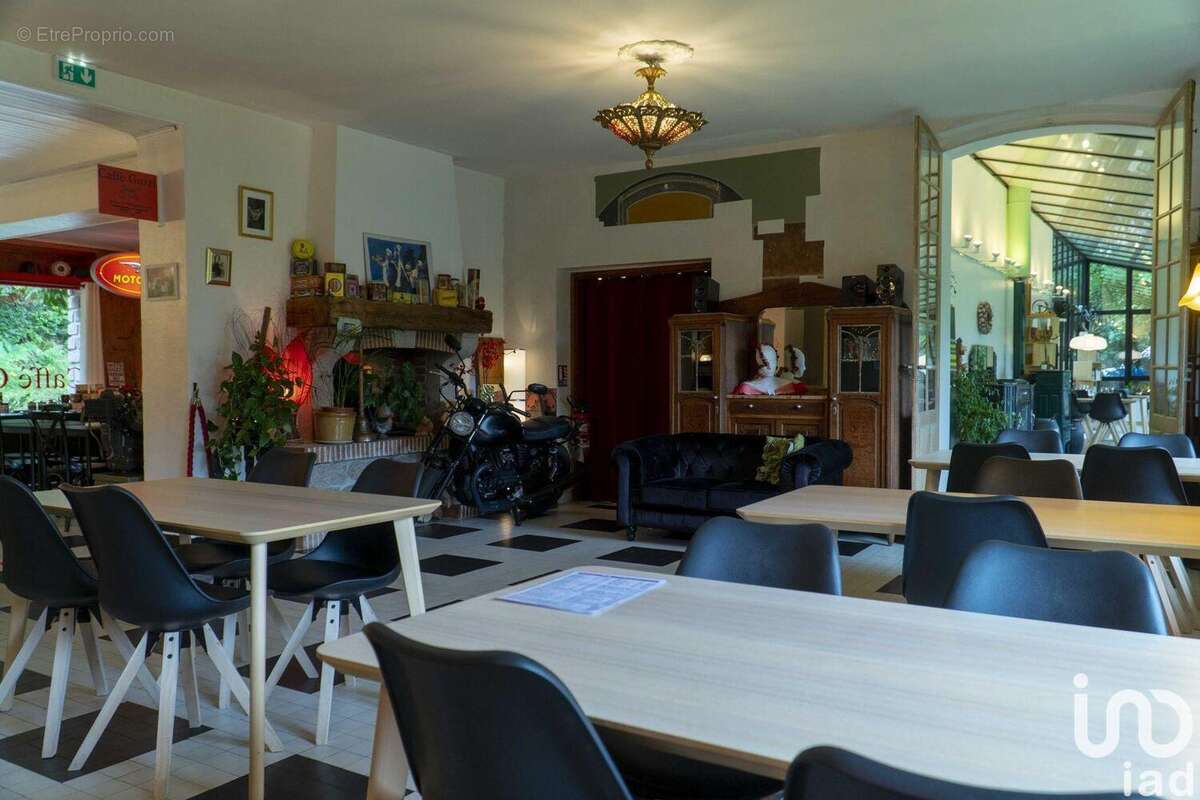 Photo 4 - Commerce à MONTSAUCHE-LES-SETTONS