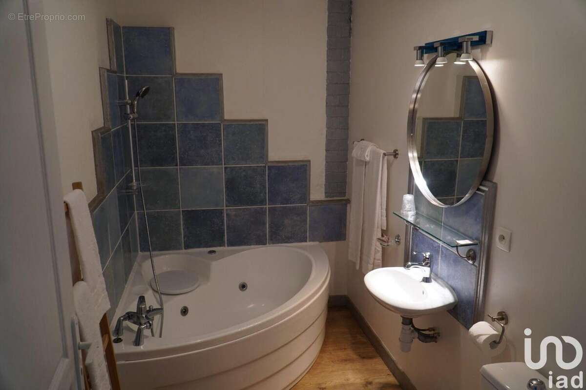 Photo 9 - Commerce à MONTSAUCHE-LES-SETTONS