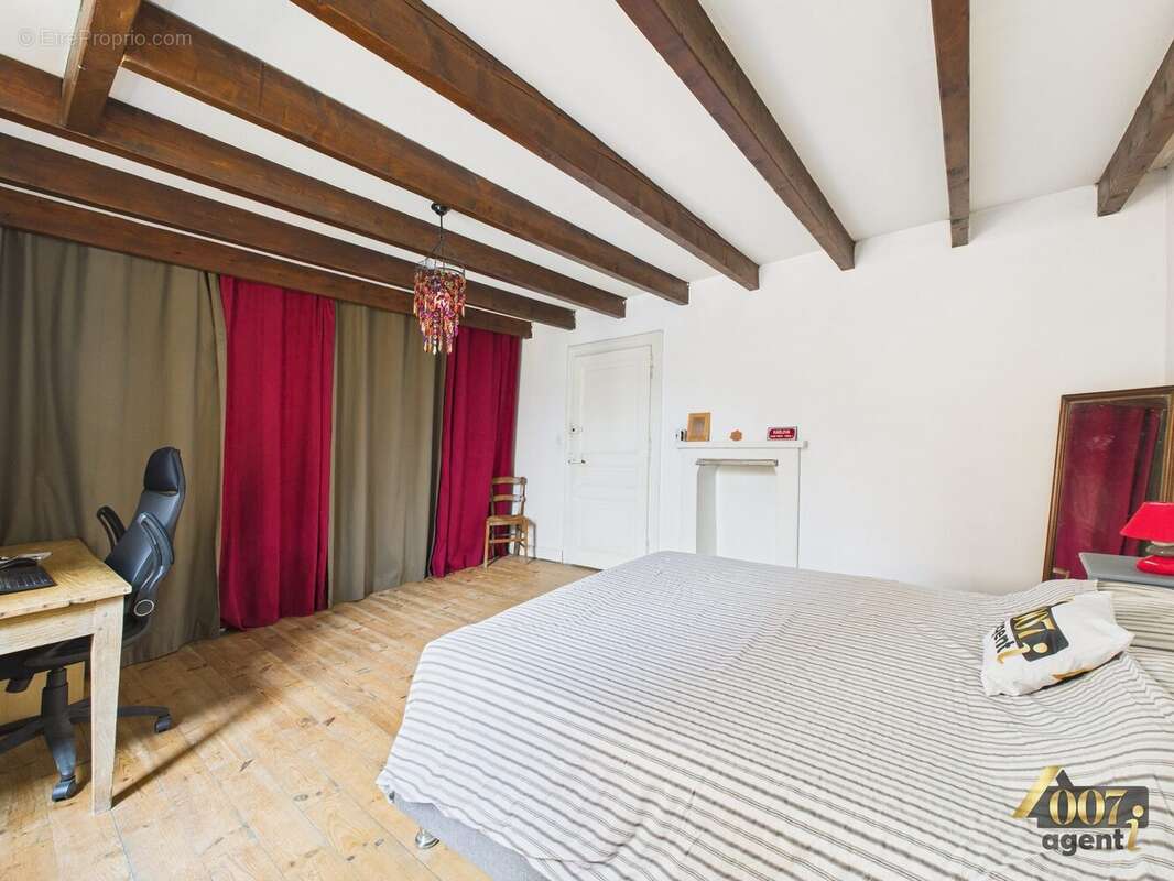 Maison à CHATEAUNEUF