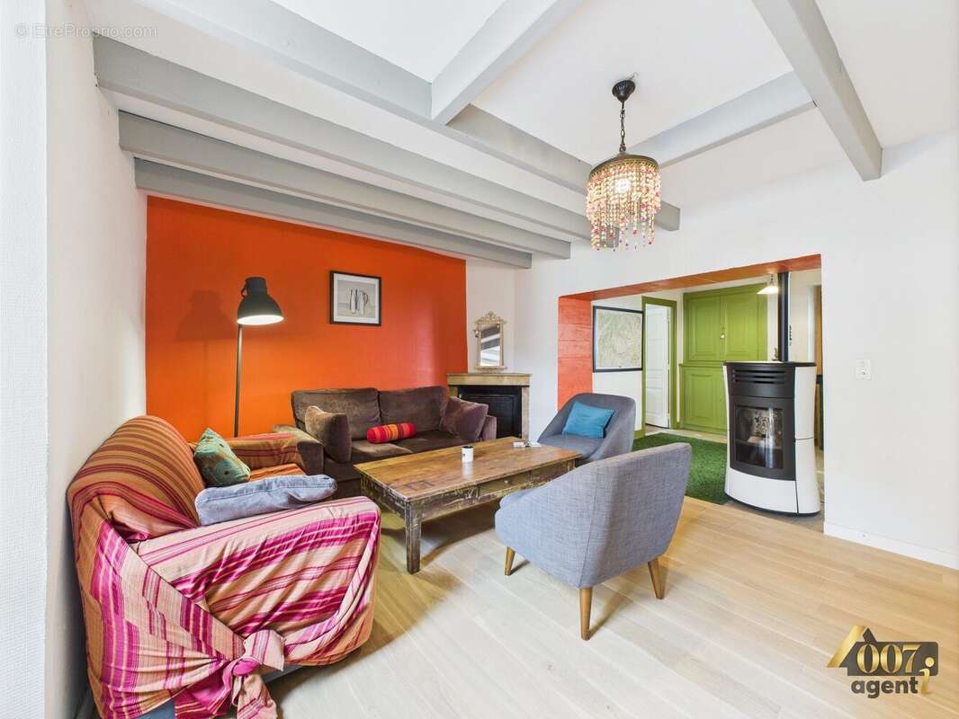 Maison à CHATEAUNEUF