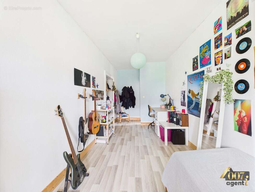 Maison à CHATEAUNEUF