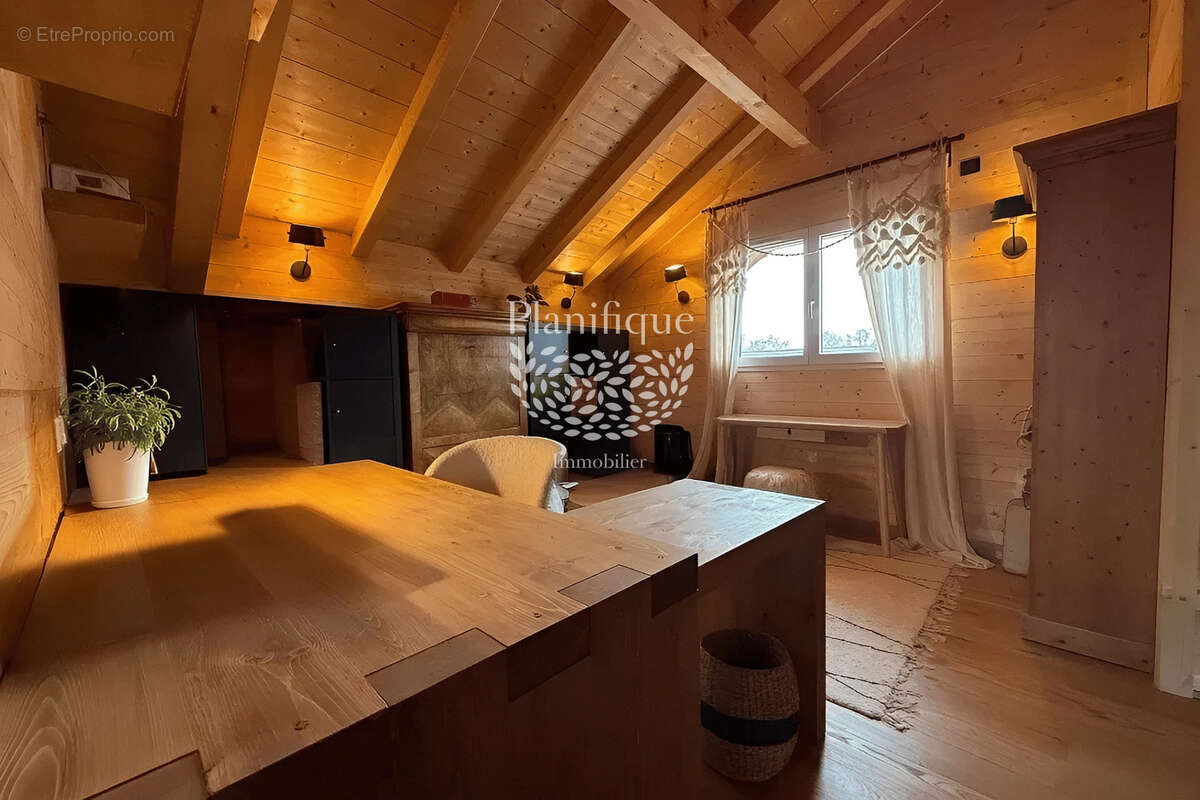 Maison à LA ROCHE-SUR-FORON