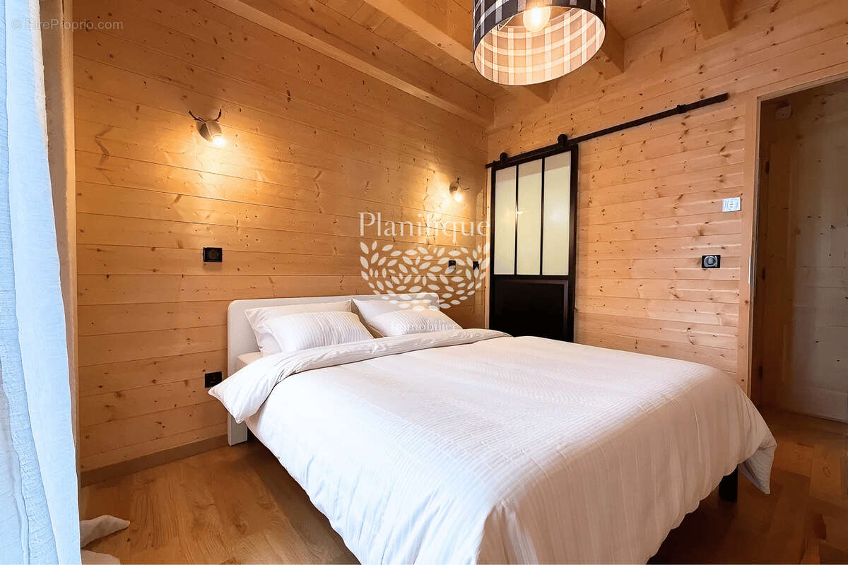 Maison à LA ROCHE-SUR-FORON