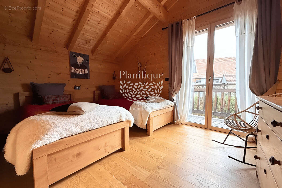 Maison à LA ROCHE-SUR-FORON