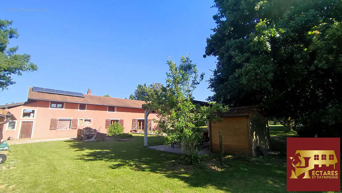 Maison à CURCIAT-DONGALON