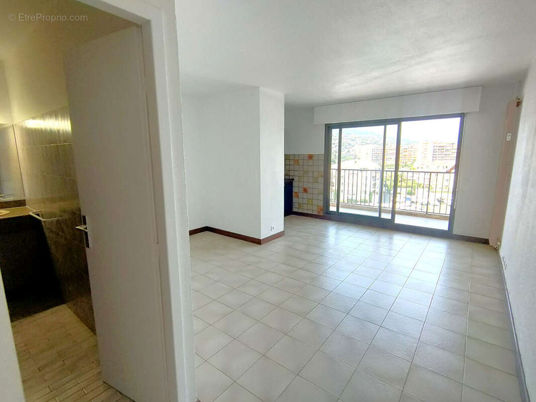 Appartement à MANDELIEU-LA-NAPOULE