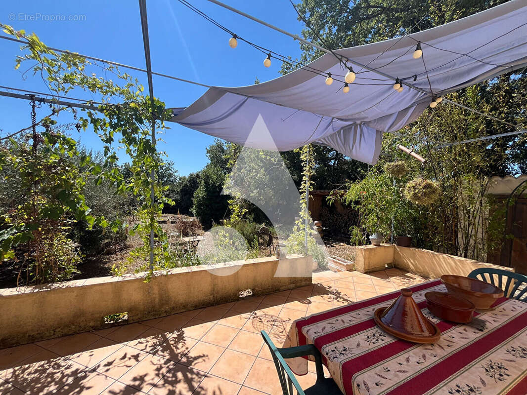 Maison à GREOUX-LES-BAINS