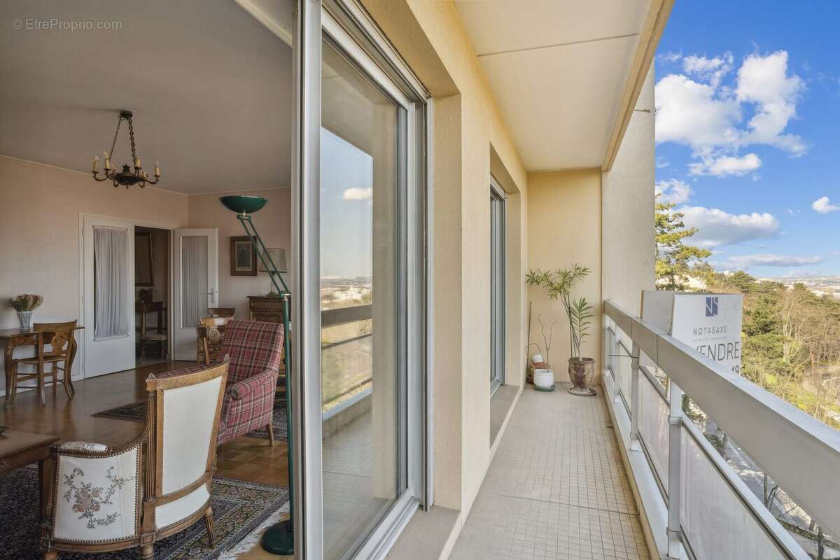 Appartement à SAINTE-FOY-LES-LYON