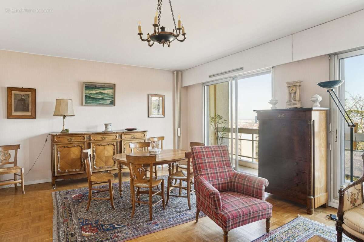 Appartement à SAINTE-FOY-LES-LYON