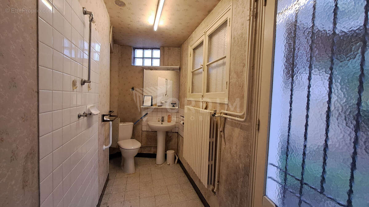 Maison à CRUZY-LE-CHATEL