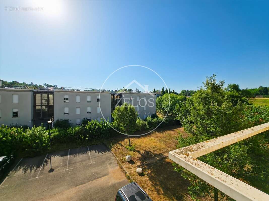 Appartement à MEYZIEU