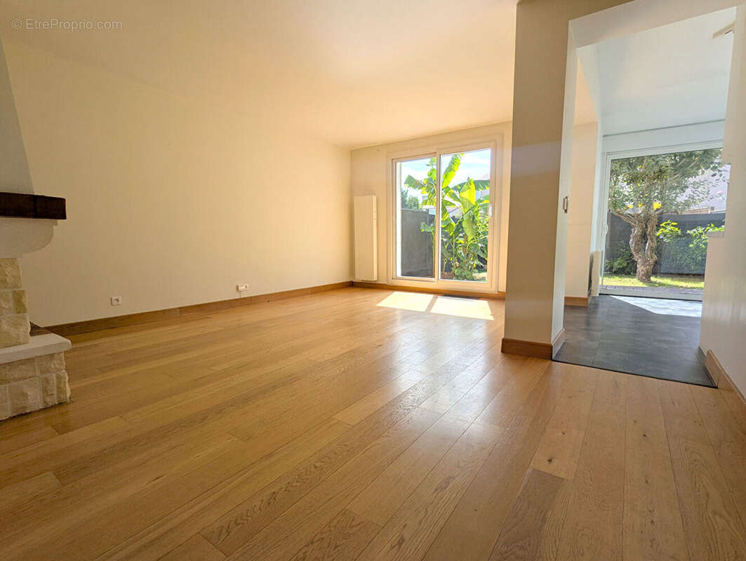 Maison à MONTIGNY-LE-BRETONNEUX