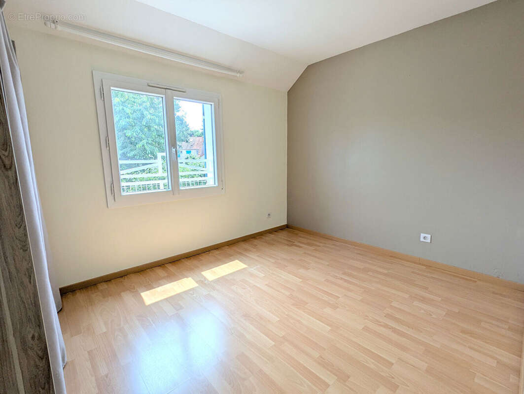 Maison à MONTIGNY-LE-BRETONNEUX