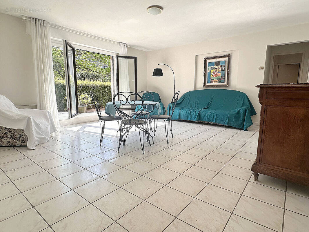 Appartement à MONTIGNY-LE-BRETONNEUX