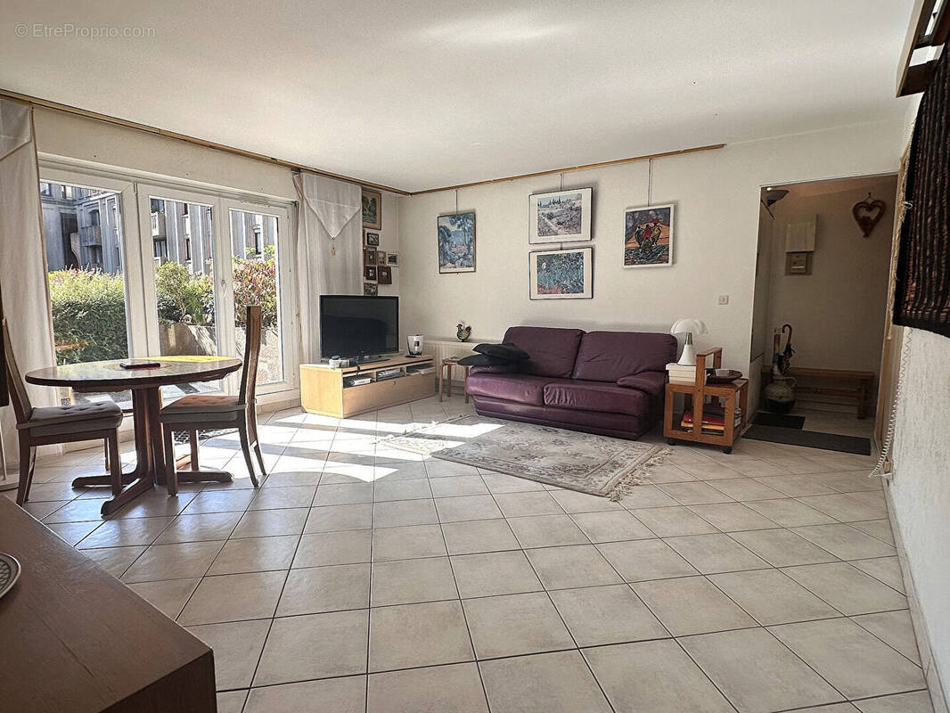 Appartement à MONTIGNY-LE-BRETONNEUX