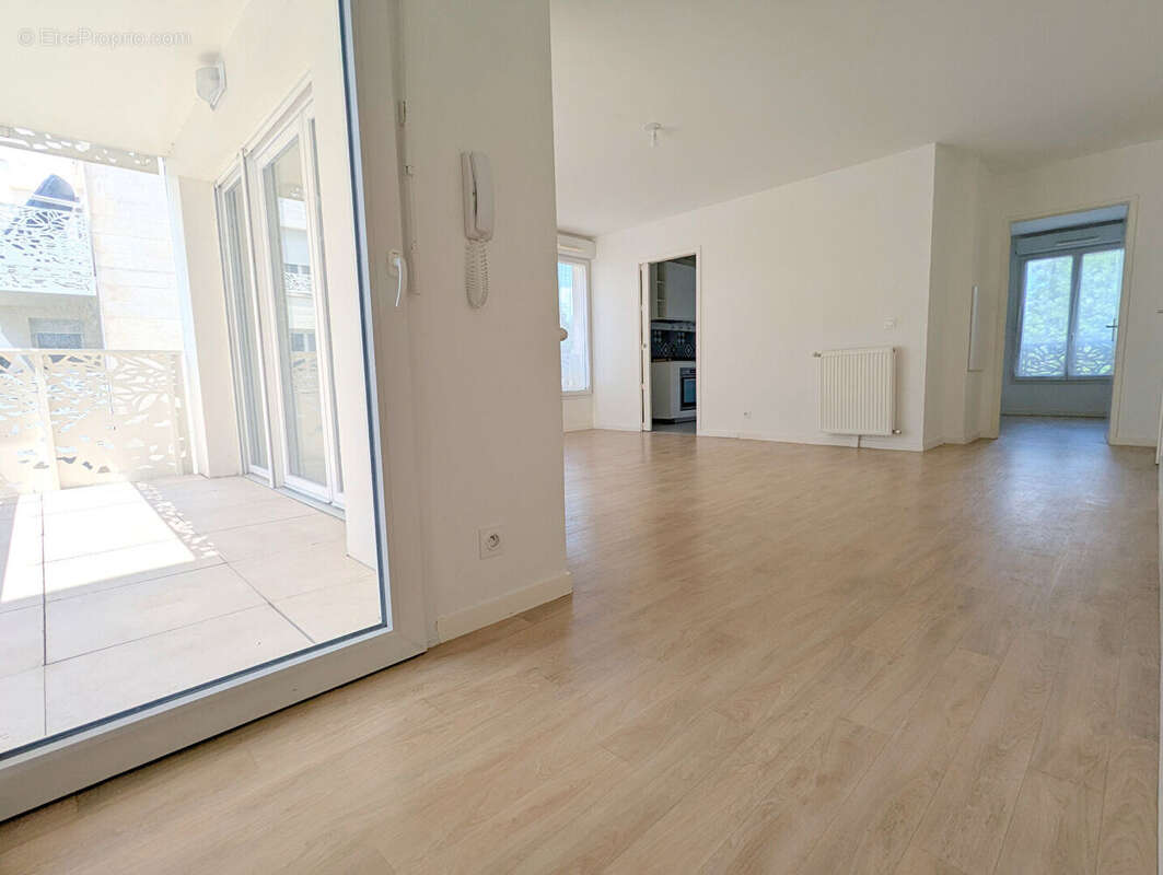 Appartement à MONTIGNY-LE-BRETONNEUX