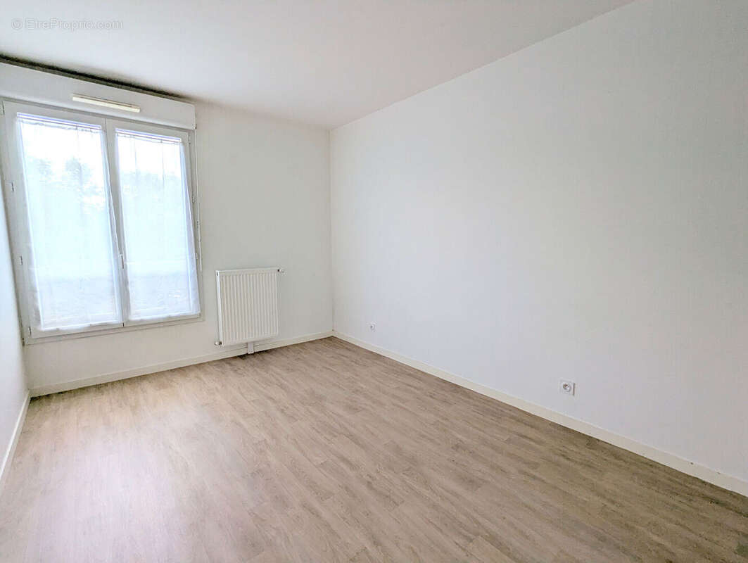 Appartement à MONTIGNY-LE-BRETONNEUX
