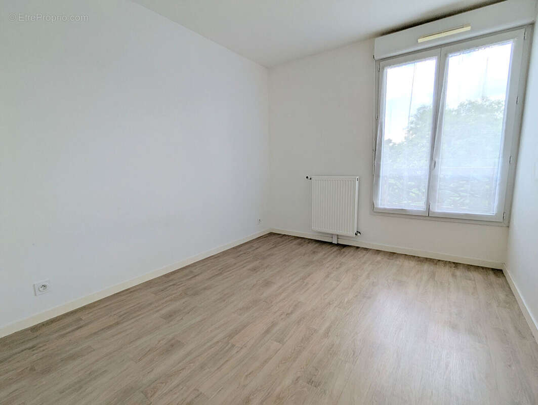 Appartement à MONTIGNY-LE-BRETONNEUX