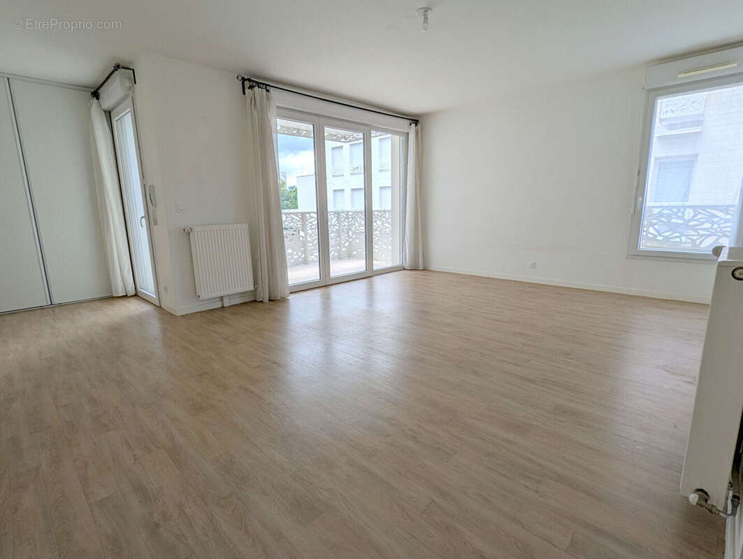 Appartement à MONTIGNY-LE-BRETONNEUX