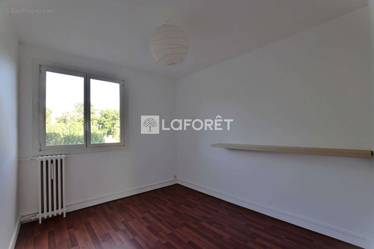 Appartement à LA CELLE-SAINT-CLOUD