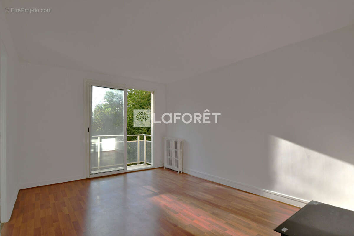 Appartement à LA CELLE-SAINT-CLOUD