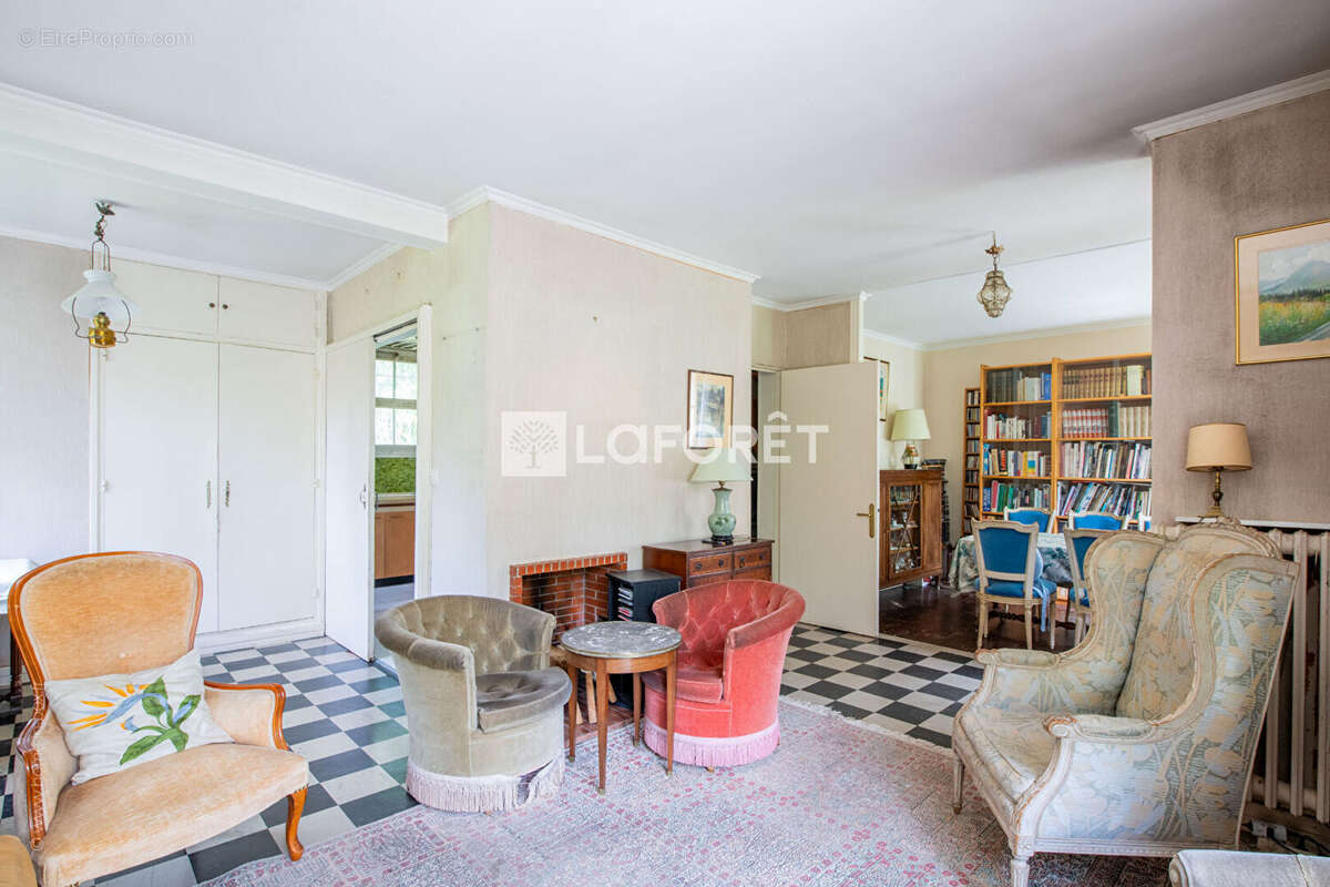 Maison à LA CELLE-SAINT-CLOUD