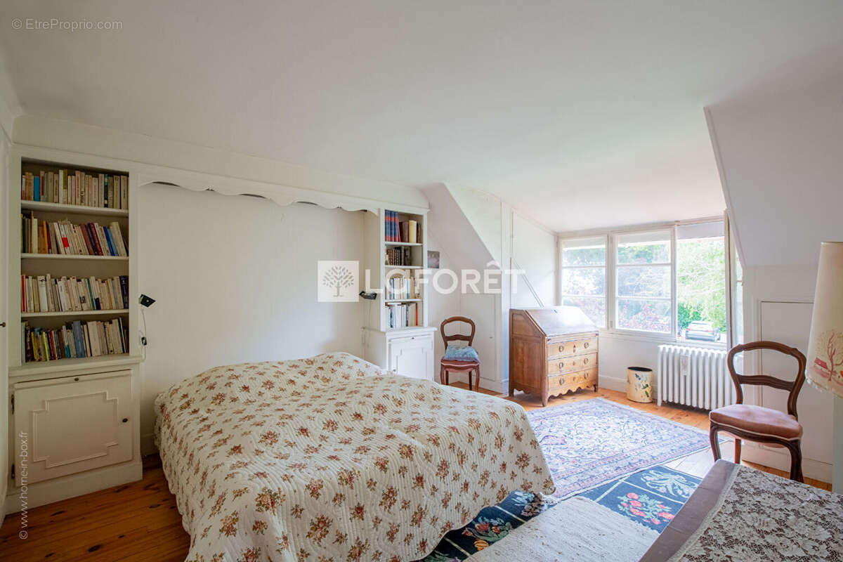 Maison à LA CELLE-SAINT-CLOUD