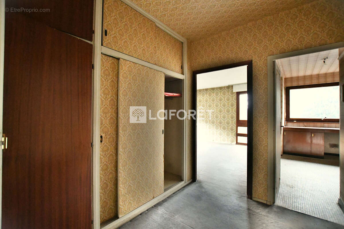 Appartement à LA CELLE-SAINT-CLOUD