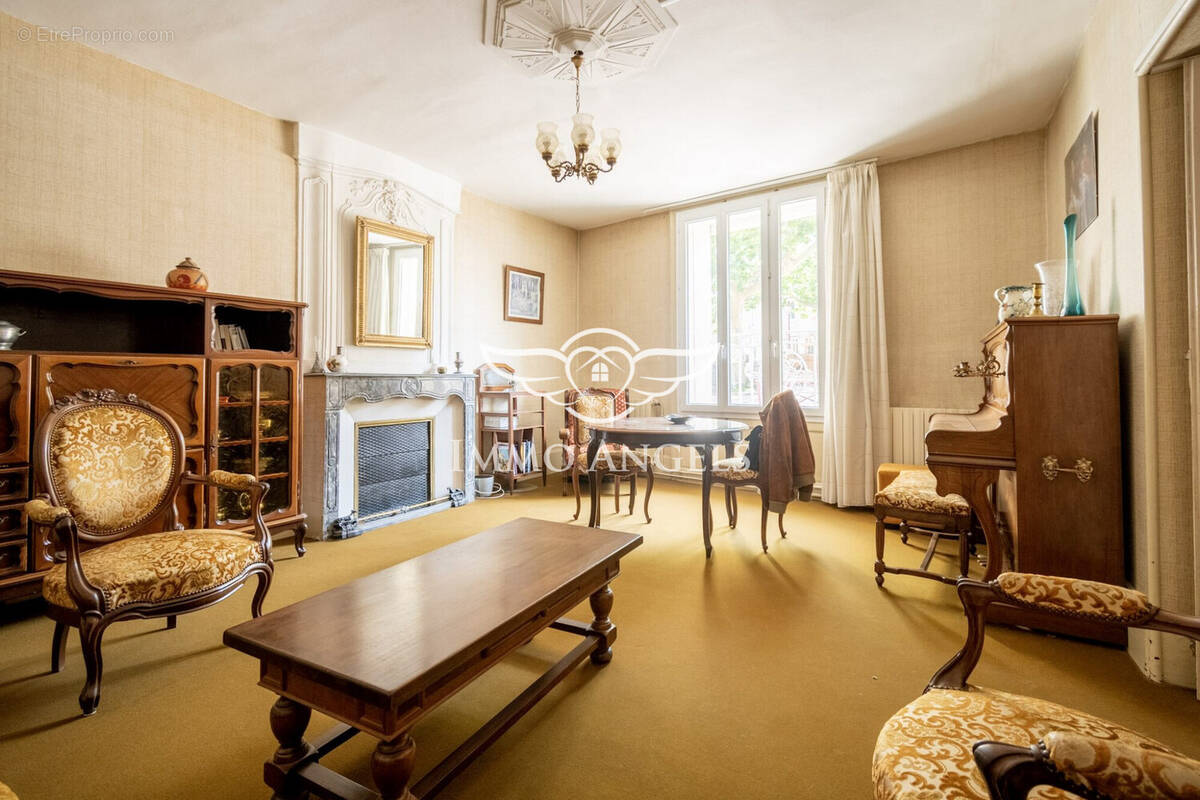 Maison à MONTPEYROUX