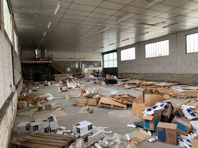 Commerce à L&#039;ISLE-D&#039;ESPAGNAC