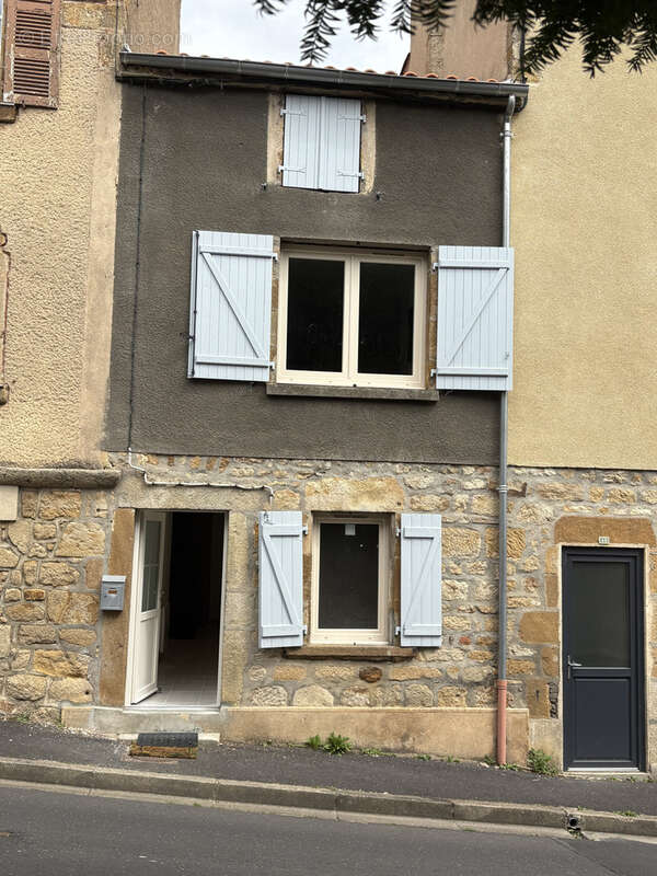 Maison à VIC-LE-COMTE