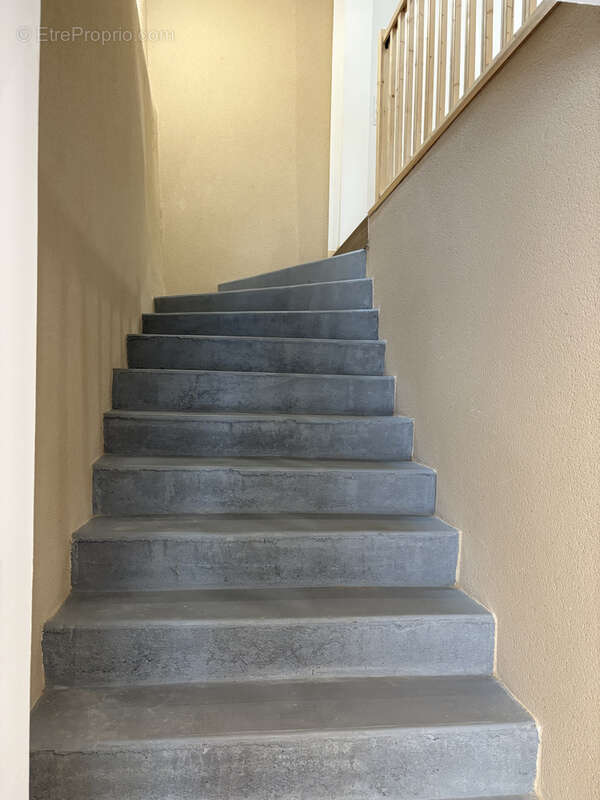 Maison à VIC-LE-COMTE