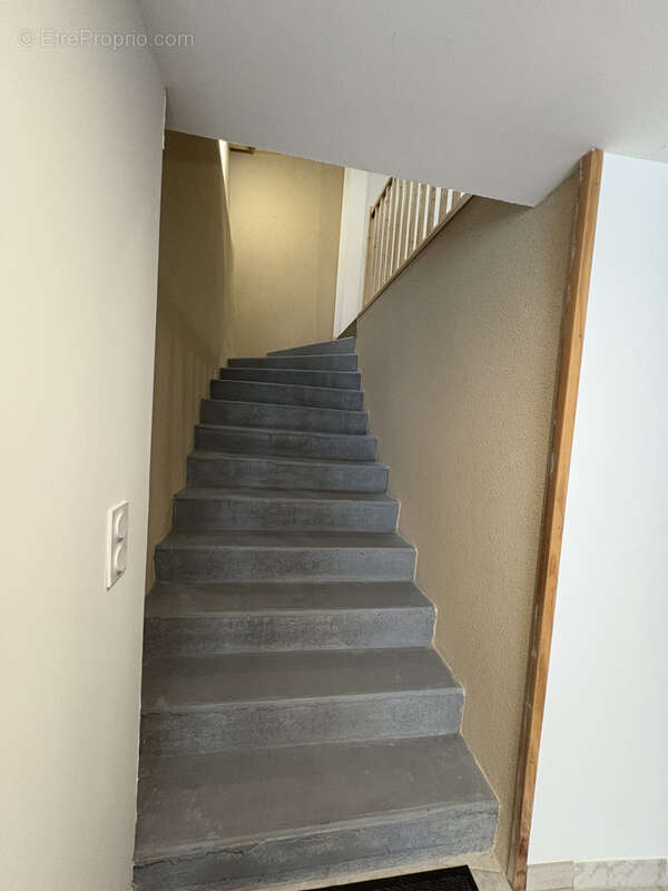 Maison à VIC-LE-COMTE