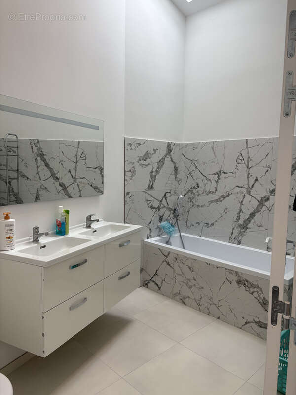 Maison à VIC-LE-COMTE