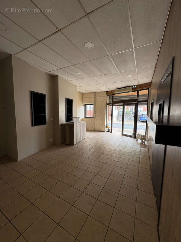 Commerce à LES MARTRES-DE-VEYRE