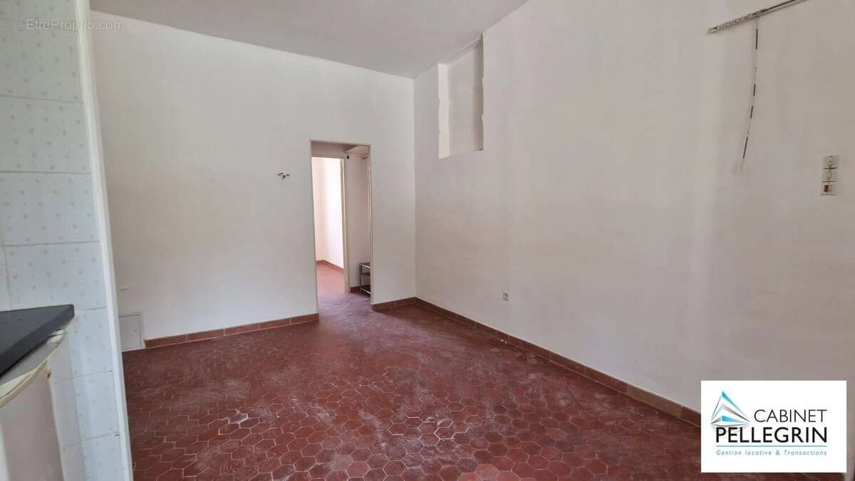 Appartement à MARSEILLE-4E