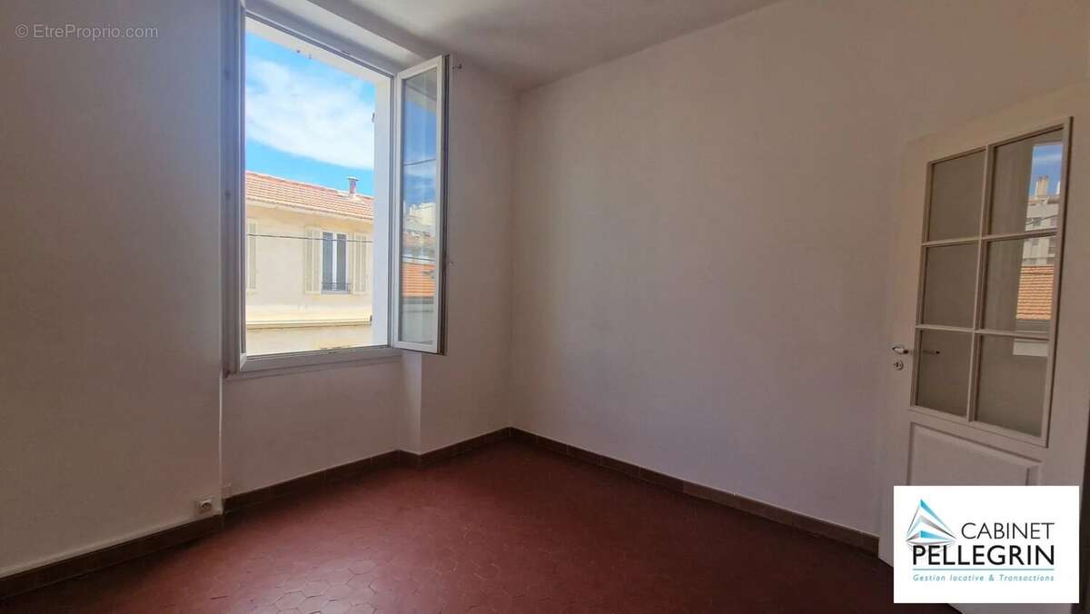 Appartement à MARSEILLE-4E