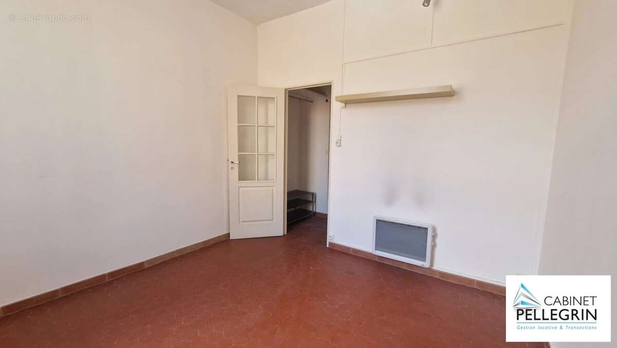 Appartement à MARSEILLE-4E