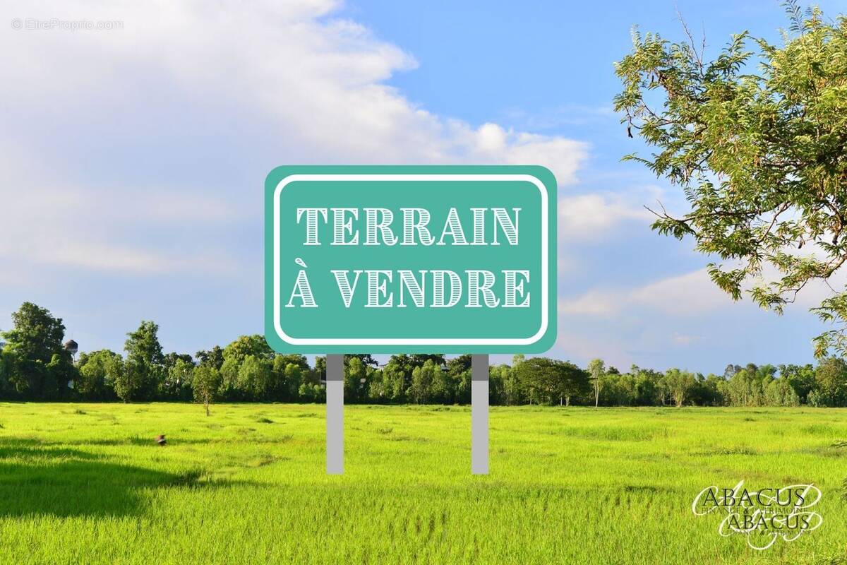 Terrain à VILLEFRANQUE