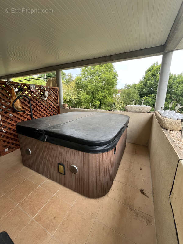 Maison à SAINT-CYR-LA-ROCHE