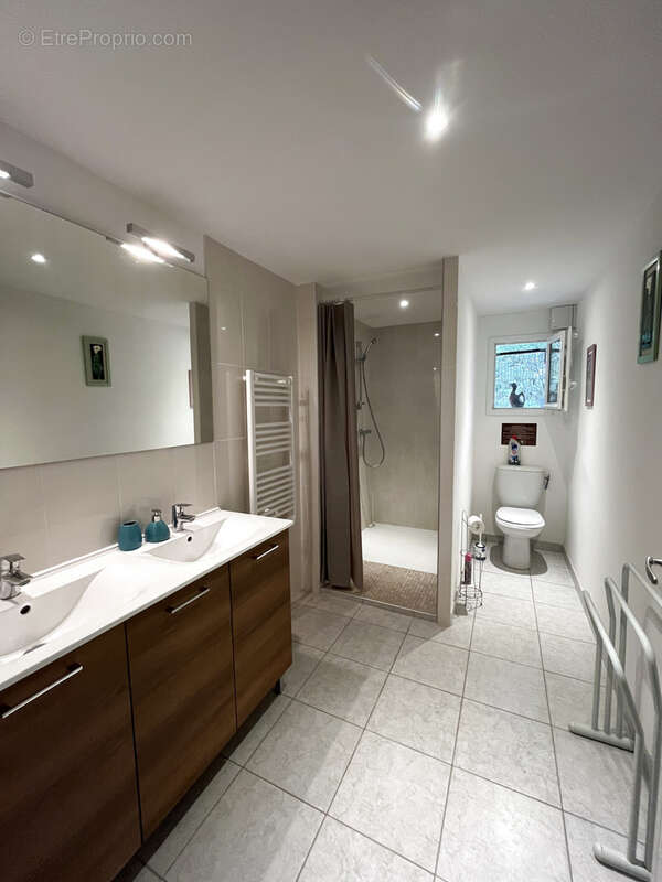 Maison à SAINT-CYR-LA-ROCHE