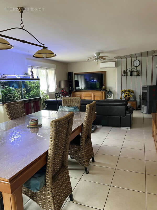 Maison à SAINT-CYR-LA-ROCHE