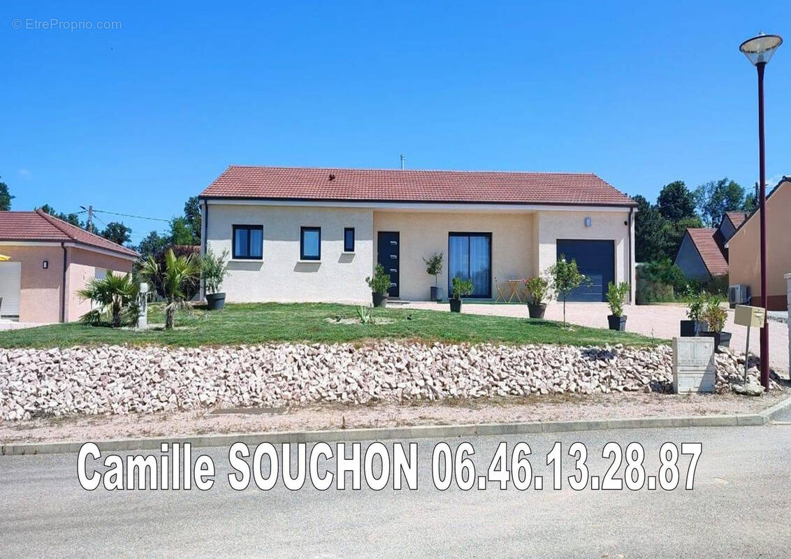 Maison à LE MAYET-DE-MONTAGNE