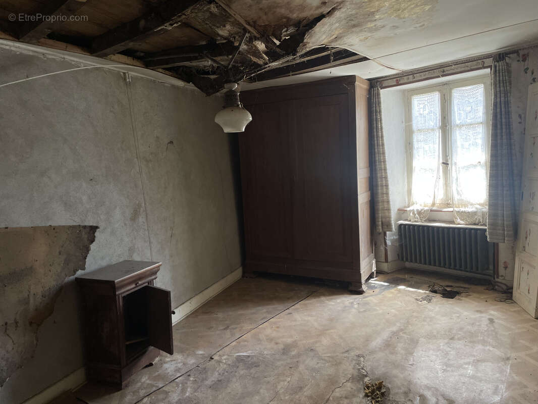 Maison à SAINT-JULIEN-LA-VETRE