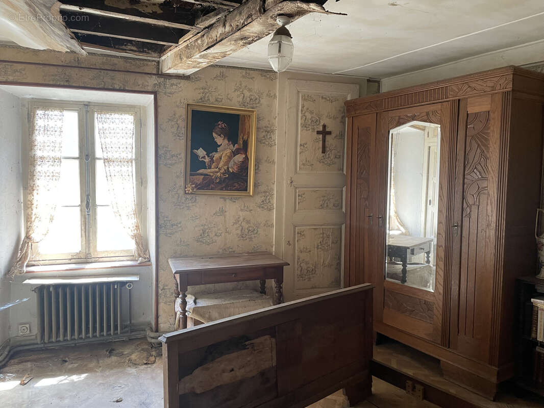 Maison à SAINT-JULIEN-LA-VETRE